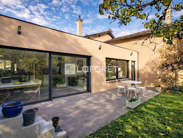 Vente Maison 8 pièces 220 m2 Genay