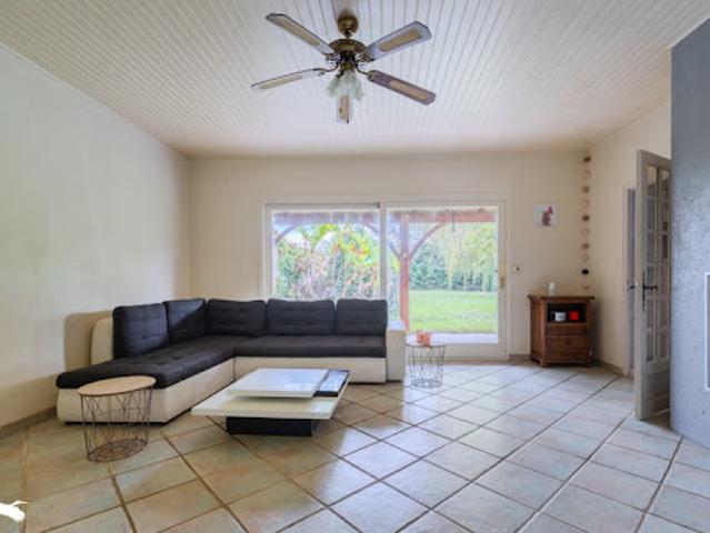 Vente Maison 8 pièces 220 m2 Les Eglisottes et Chalaures