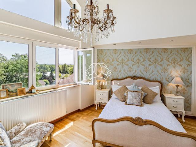 Vente Maison 8 pièces 220 m2 Rillieux la Pape