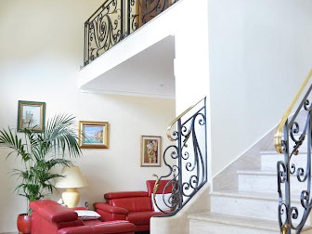 Vente Maison 8 pièces 220 m2 Saint Rémy lès Chevreuse