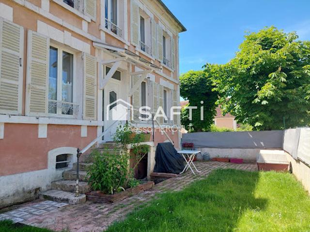 Vente Maison 8 pièces 220 m2 Saint Sauveur en Puisaye