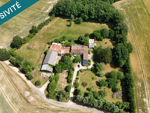 Vente Maison 8 pièces 220 m2 Savigny Lévescault