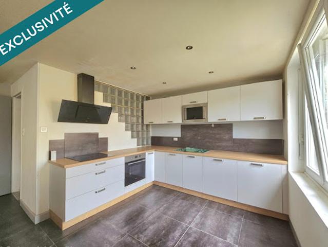 Vente Maison 8 pièces 220 m2 Seloncourt