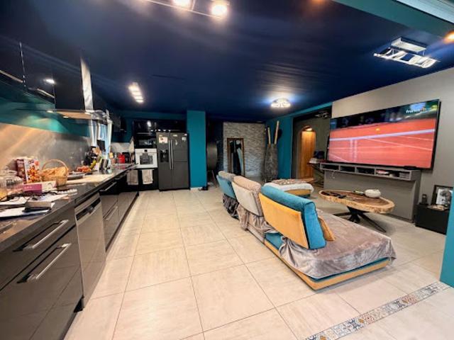 Vente Maison 8 pièces 222 m2 La Varenne Saint Hilaire