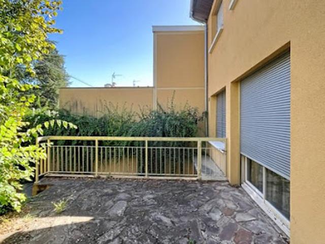 Vente Maison 8 pièces 223 m2 Bron