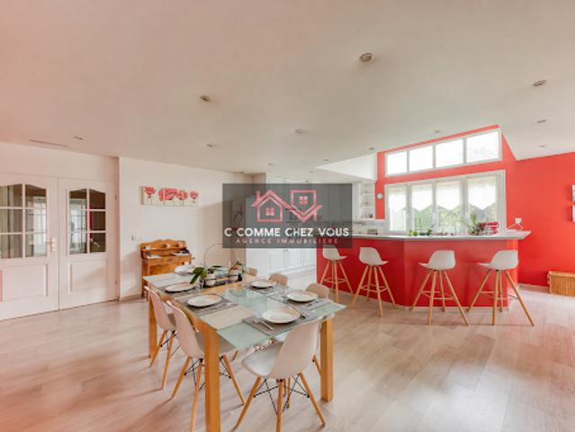 Vente Maison 8 pièces 234 m2 Ozoir la ferriere