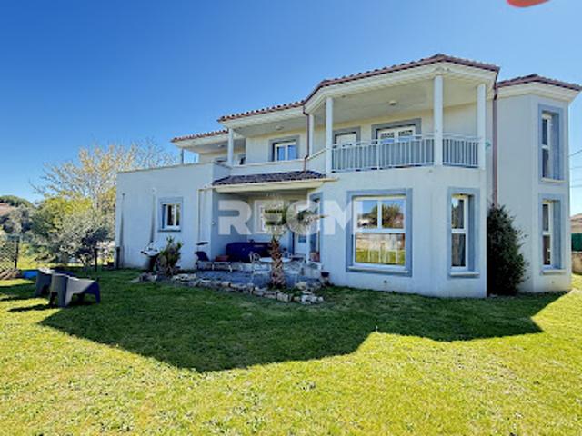 Vente Maison 8 pièces 235 m2 Bagard
