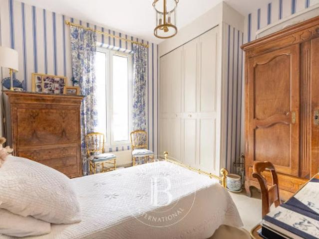 Vente Maison 8 pièces 235 m2 Versailles