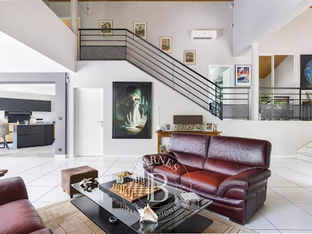 Vente Maison 8 pièces 235 m2 Vieille Toulouse