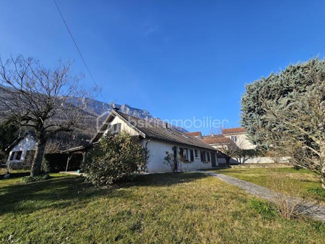 Vente Maison 8 pièces 150 m2 Claix