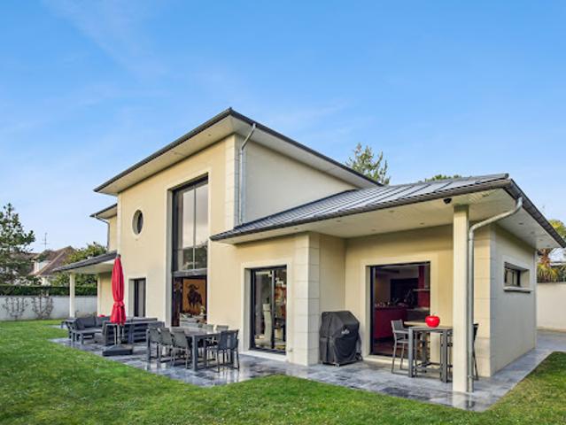 Vente Maison 8 pièces 236.27 m2 Chatou