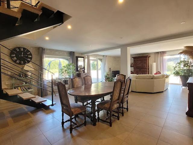 Vente Maison 8 pièces 237 m2 Cremps