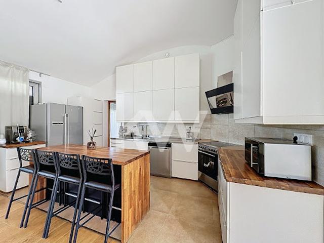 Vente Maison 8 pièces 237.68 m2 Veigy Foncenex