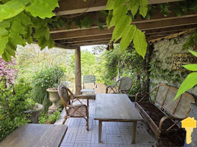 Vente Maison 8 pièces 238 m2 Saint Thomas de Conac
