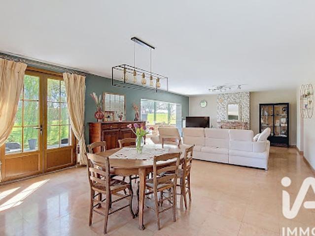 Vente Maison 8 pièces 239 m2 Louvignies Quesnoy