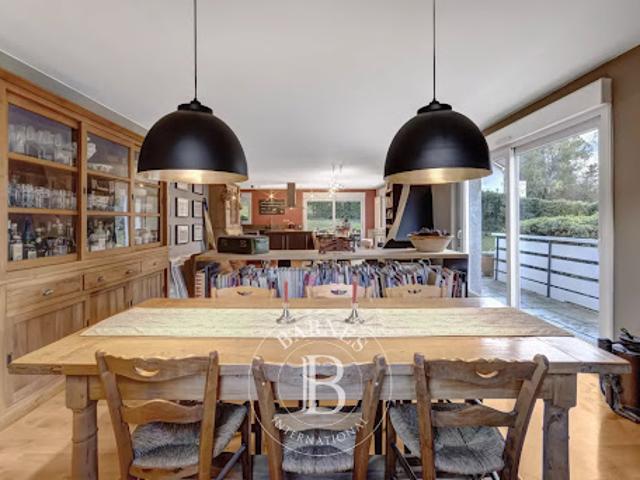 Vente Maison 8 pièces 239.63 m2 Archamps