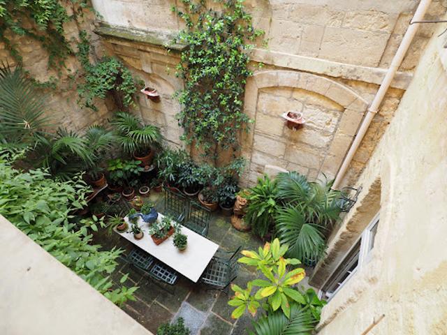Vente Maison 8 pièces 230 m2 Arles
