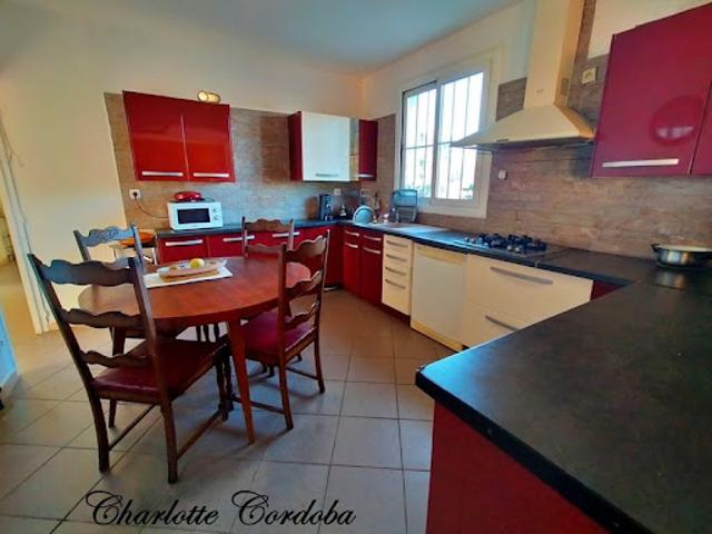 Vente Maison 8 pièces 233 m2 Feugarolles