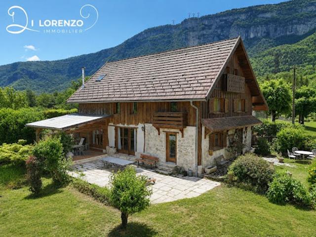 Vente Maison 8 pièces 233 m2 Lépin le Lac