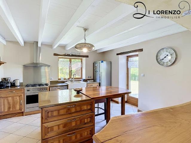 Vente Maison 8 pièces 233 m2 Lépin le Lac