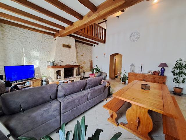 Vente Maison 8 pièces 244 m2 Saint Sigismond de Clermont