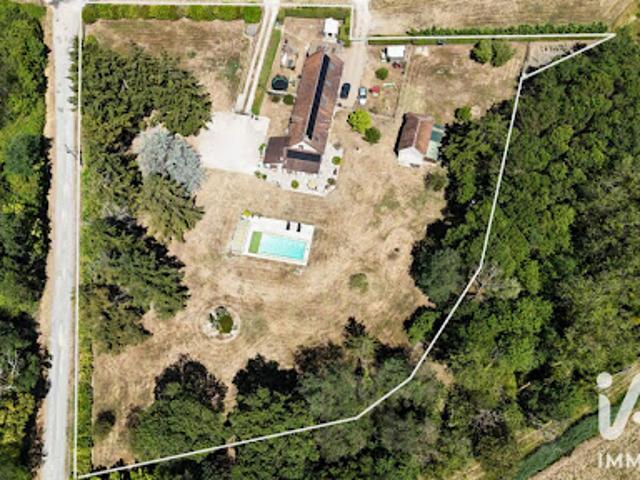 Vente Maison 8 pièces 245 m2 Chemery