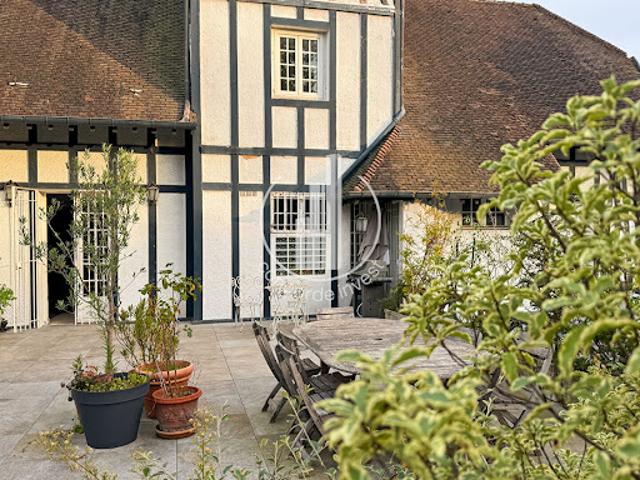 Vente Maison 8 pièces 245 m2 Garches