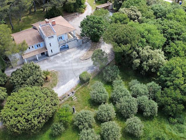 Vente Maison 8 pièces 246 m2 Sainte Anastasie