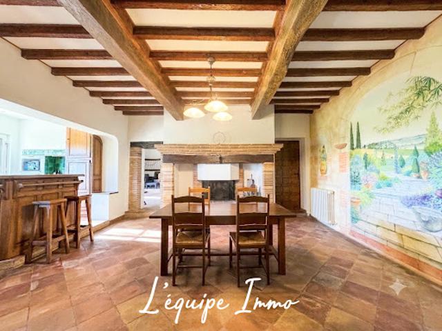 Vente Maison 8 pièces 248 m2 Bellegarde Sainte Marie