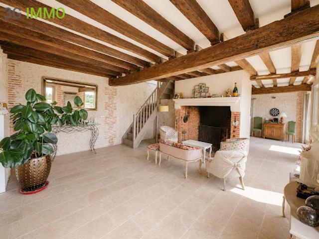 Vente Maison 8 pièces 248 m2 Chaumont en Vexin
