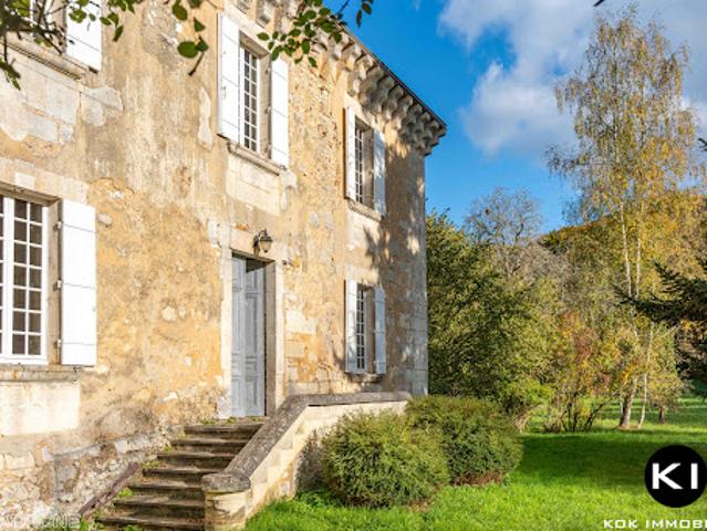 Vente Maison 8 pièces 248 m2 Vergt