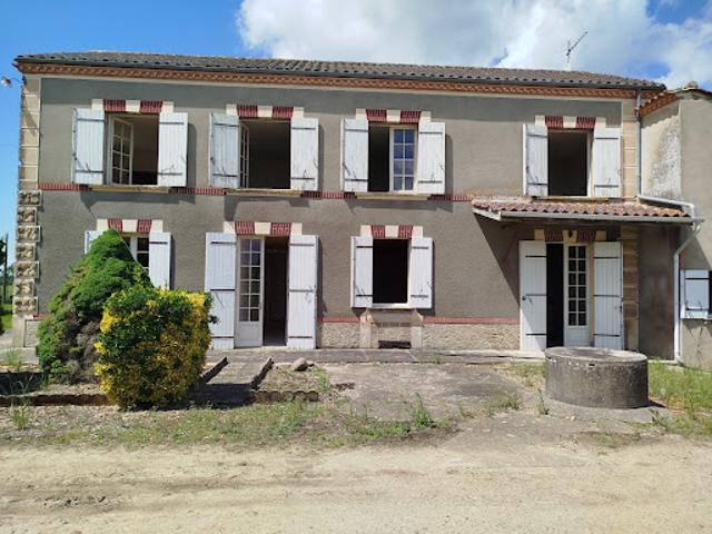 Vente Maison 8 pièces 249 m2 Caplong