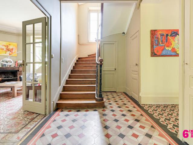 Vente Maison 8 pièces 240 m2 Tassin la Demi Lune
