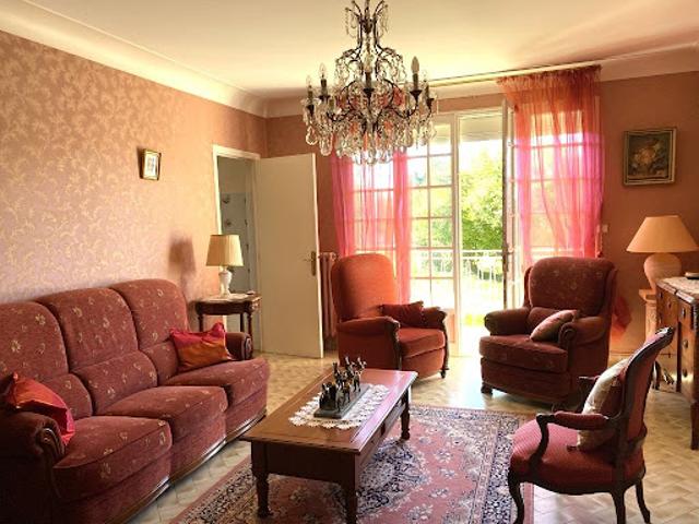 Vente Maison 8 pièces 240 m2 Peyrat le Château