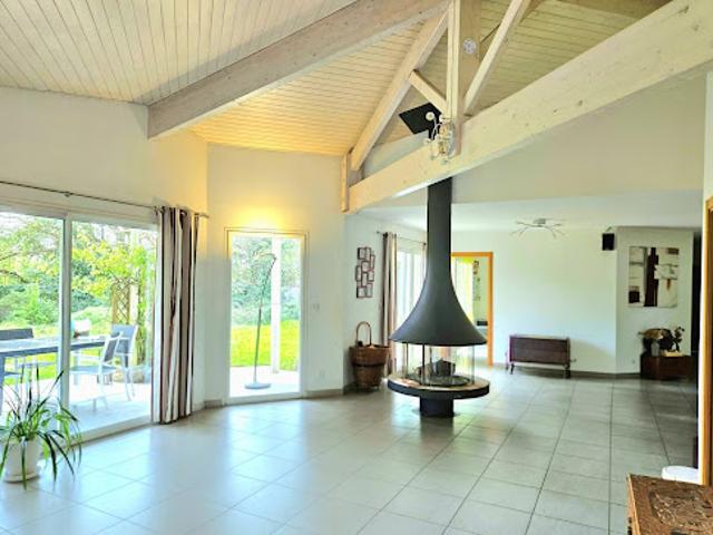 Vente Maison 8 pièces 240 m2 Sainte Eulalie