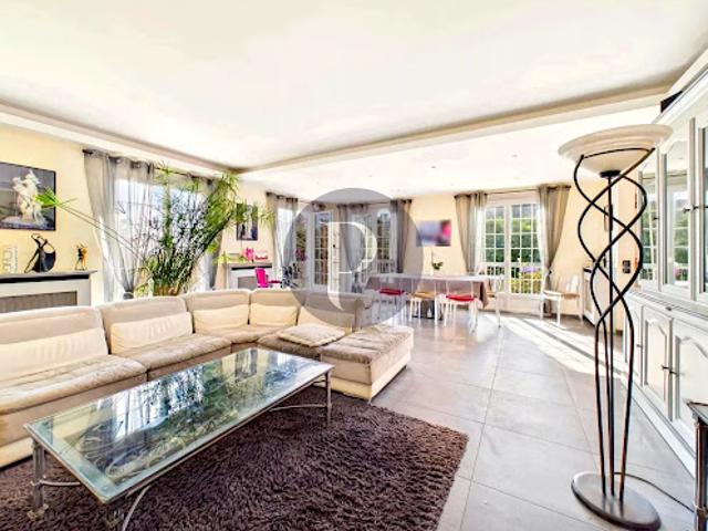 Vente Maison 8 pièces 240 m2 Verrieres le buisson