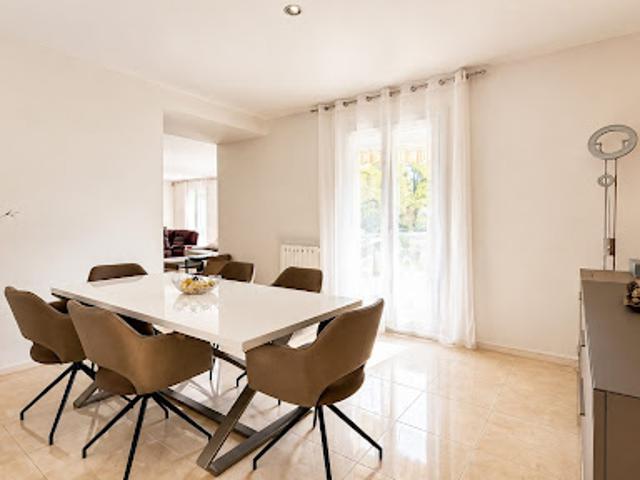 Vente Maison 8 pièces 240 m2 Villecresnes