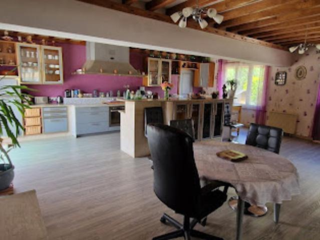 Vente Maison 8 pièces 240 m2 Villeneuve en Perseigne