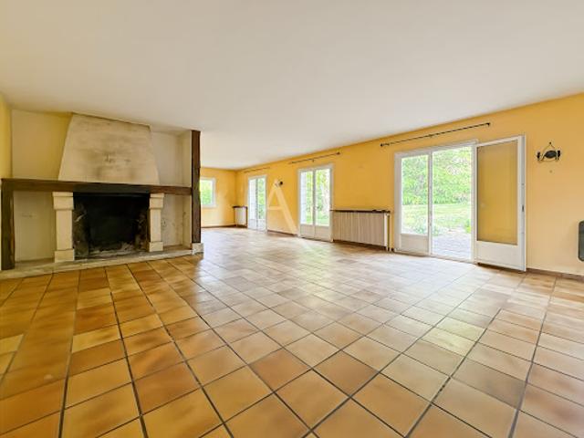 Vente Maison 8 pièces 241.65 m2 Auvers Saint Georges