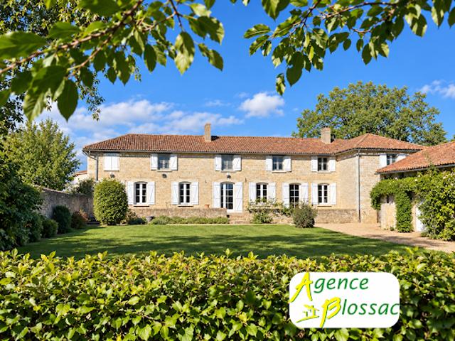 Vente Maison 8 pièces 242 m2 Massognes