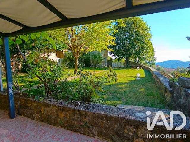 Vente Maison 8 pièces 243 m2 Rocher