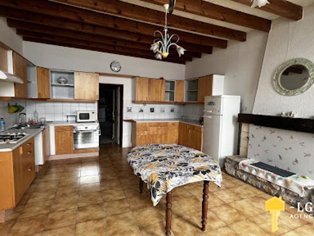 Vente Maison 8 pièces 256 m2 Mirambeau