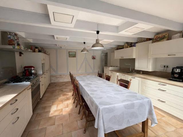 Vente Maison 8 pièces 257 m2 Vitrac Saint Vincent