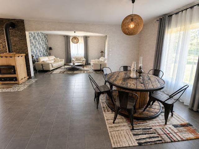 Vente Maison 8 pièces 259 m2 Saint Just Saint Rambert