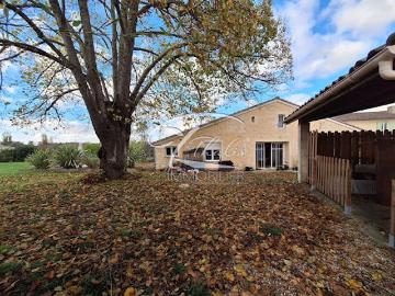 Vente Maison 8 pièces 259 m2 Galgon