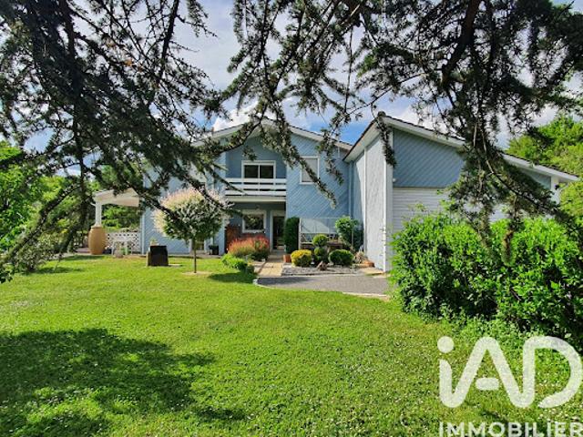 Vente Maison 8 pièces 250 m2 Cherves Châtelars