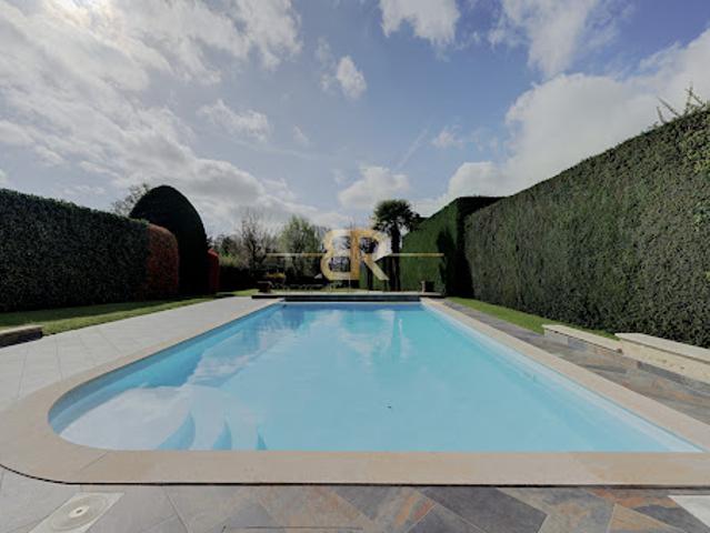 Vente Maison 8 pièces 250 m2 Santeny