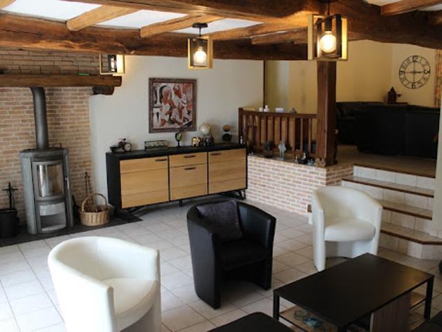 Vente Maison 8 pièces 252 m2 Yzernay