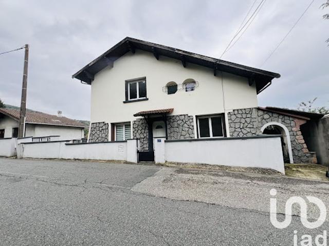 Vente Maison 8 pièces 253 m2 Le Chambon Feugerolles