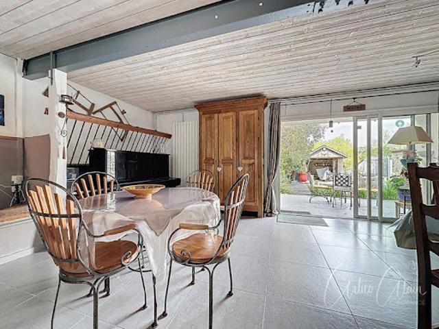 Vente Maison 8 pièces 253 m2 Mas Saintes Puelles